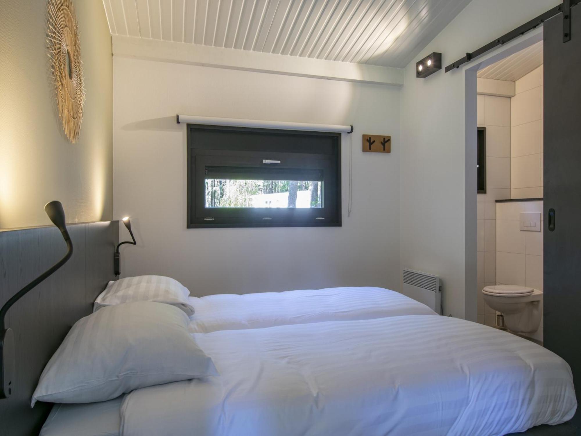 Modern Chalet With Wellness, In A Holiday Park At 12 Km From Eindhoven Миерло Екстериор снимка